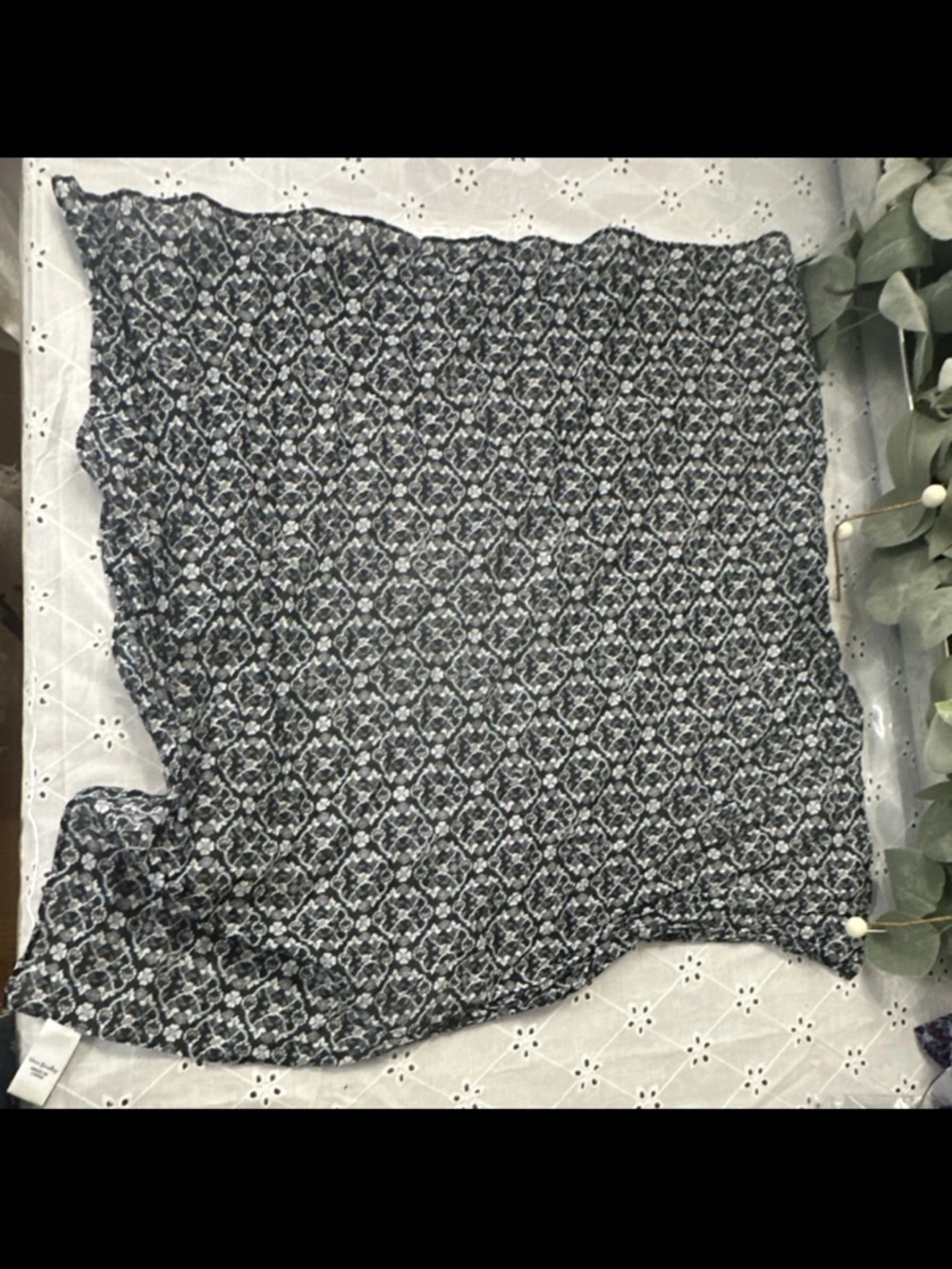 Vera Bradley Black Gray Blue White Floral Women's Square Scarf 22x22 Aprox